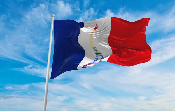 Flaga Francji Gej Machający Wietrze Zachmurzonym Niebie Wolność Miłość Duma — Zdjęcie stockowe