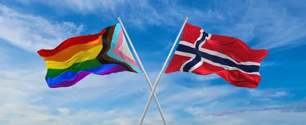 Překročil Vlajky Pokroku Pýchy Igbt Vlajky Norska Vlnící Větru Zamračené — Stock fotografie