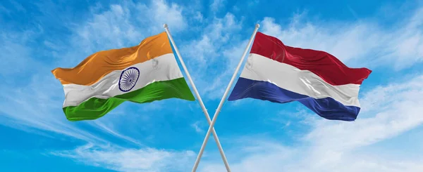 Překročil Národní Vlajky Indie Podzemí Vlajka Vlnící Větru Zatažené Obloze — Stock fotografie