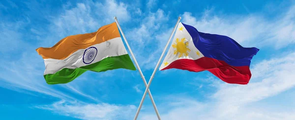 Přepluly Národní Vlajky Indie Filipín Vlajka Vlnící Větru Zatažené Obloze — Stock fotografie