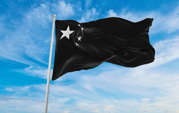 Černé Bílé Vlajky Velké Británie Vlnící Větru Vlajkových Stožárech Proti — Stock fotografie