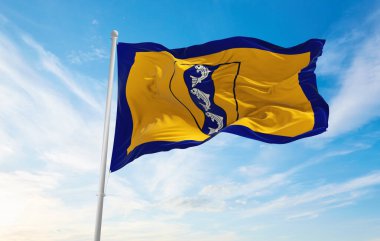 Richmond bayrağı, British Columbia, Kanada günbatımında bulutlu gökyüzü arkaplanı, panoramik manzara. Kanada seyahati ve vatanseverlik kavramı. Geniş afiş afiş için boşluk kopyala