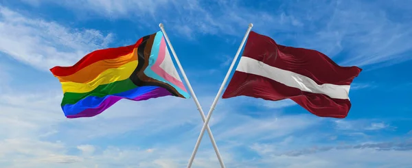 Překročil Vlajky Pokroku Igbt Hrdosti Latvia Vlajka Vlnící Větru Zamračené — Stock fotografie