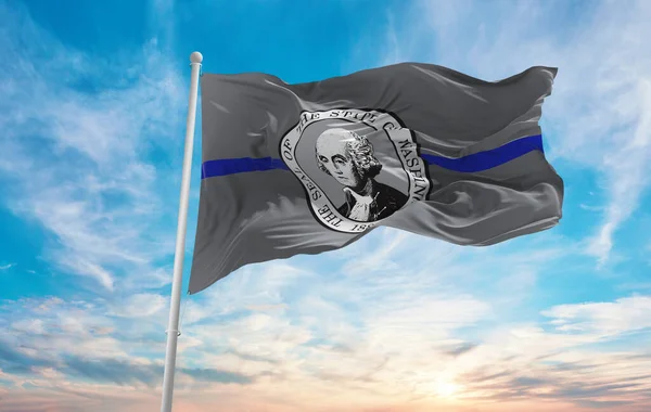Blauwe Lijn Vlag Van Staat Washington Usa Bij Bewolkte Lucht — Stockfoto