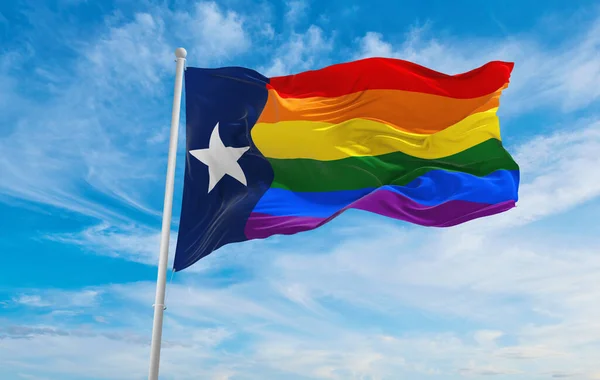 Texas Büszke Zászlója Lobogott Szélben Felhős Égen Szabadság Szeretet Koncepció — Stock Fotó
