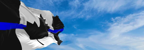 薄いブルーライン カナダのフラグは 日没の曇った空の背景に パノラマビューを振って 広いバナーのスペースをコピーします 3Dイラスト — ストック写真