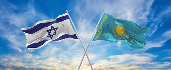 Croisé Drapeaux Nationaux Israël Kazakhstan Drapeau Agitant Dans Vent Ciel — Photo