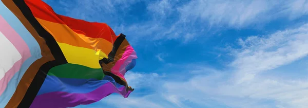 Inclusive Unity Flagga Viftar Vinden Molnig Himmel Frihet Och Kärlek — Stockfoto