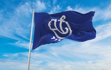 Ashdod bayrağı, İsrail 'in bulutlu arka planında günbatımında, panoramik manzara. İsrail seyahati ve vatanseverlik kavramı. Geniş afiş afiş için boşluk kopyala