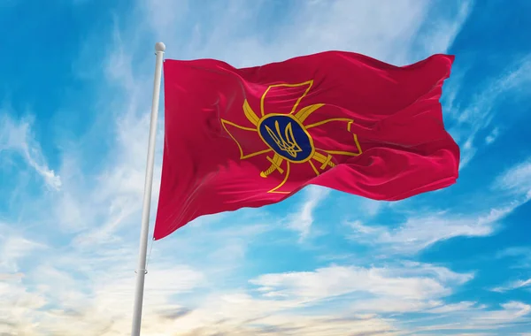 Flagga Standard Ukrainska Commander Ukraina Molnig Himmel Bakgrund Solnedgången Panoramautsikt — Stockfoto