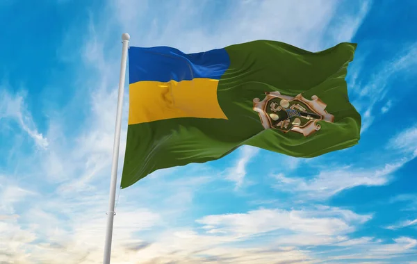 Флаг Государственного Казначейства Украины Облачном Фоне Неба Закате Панорамный Вид — стоковое фото