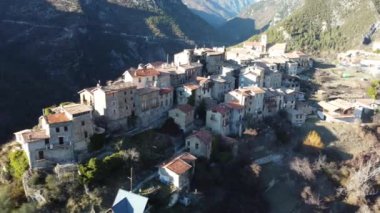 Marie 'nin Alpes-Maritimes köyü gökyüzünden görüldü.