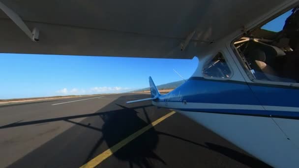 Odlot Lot Mikroświatła Lotnisku Wyspie Reunion — Wideo stockowe