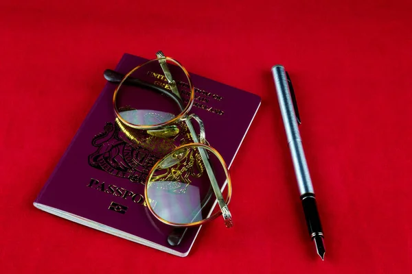 Spectacles Passport Fountain Pen Red Table Cover — Stock Photo, Image