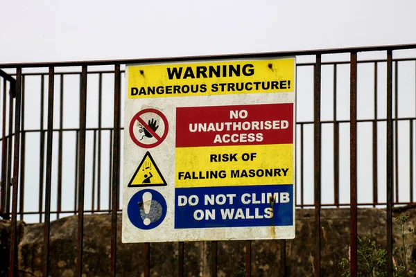 Old Safety Warning Signboard Ruined Castle — ストック写真