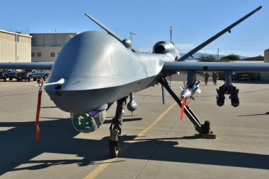 Tucson, ABD - 6 Kasım 2021: 162. Kanat 'ın 214. Saldırı Grubu' ndan bir Hava Kuvvetleri MQ-9 İHA 'sı, Davis-Monthan Hava Üssü' nün pistinde.