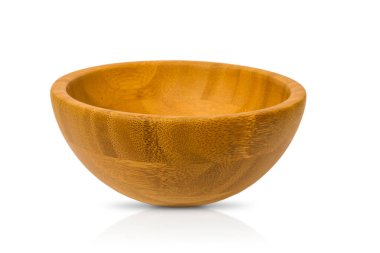 Tahta kase beyaz arka planda izole edilmiş.