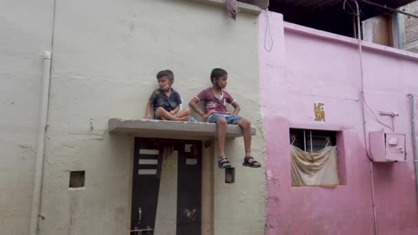 Kolhapur India July 2021 Chidren Sits Canopy Flooded House Ichalkaranji — стокове відео