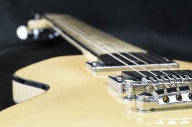 Callantsoog, Hollanda, Şubat 2022. Elektro gitarı kapat.