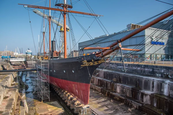 Den Helder, Hollanda, Mart 2022. Tarihi Donanma gemisi Bonaire eski Willemsoord tersanesinde, Den Helder. Yüksek kalite fotoğraf
