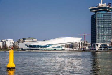 Amsterdam, Hollanda, Nisan 2022. Amsterdam 'daki Amstel' deki Göz Filmleri Müzesi. Yüksek kalite fotoğraf
