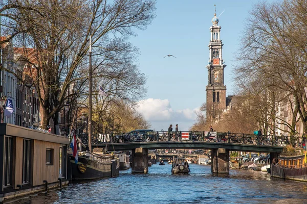 Amsterdam Hollanda Nisan 2022 Prinsengracht Amsterdam Batılı Yüzen Tekneli Yüksek — Stok fotoğraf