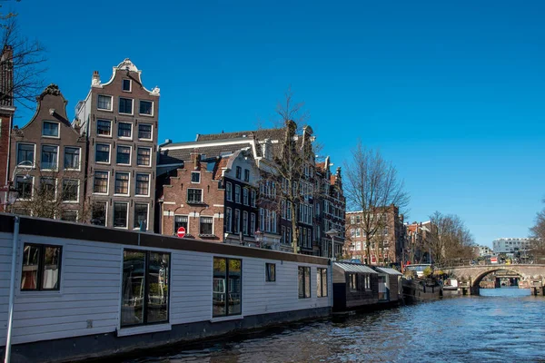 Amsterdam Hollanda Nisan 2022 Amsterdam Yüzen Evler Yenilenmiş Depoları Olan — Stok fotoğraf