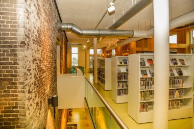 Den Helder, Hollanda, Nisan 2022. Den Helder 'in yenilenmiş kütüphanesi. Yüksek kalite fotoğraf