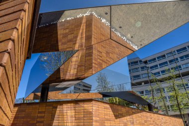 Amsterdam, Hollanda, Nisan 2022. Soykırım Amsterdam 'daki anıta isim verdi. Yüksek kalite fotoğraf