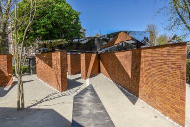 Amsterdam, Hollanda, Nisan 2022. Soykırım Amsterdam 'daki anıta isim verdi. Yüksek kalite fotoğraf