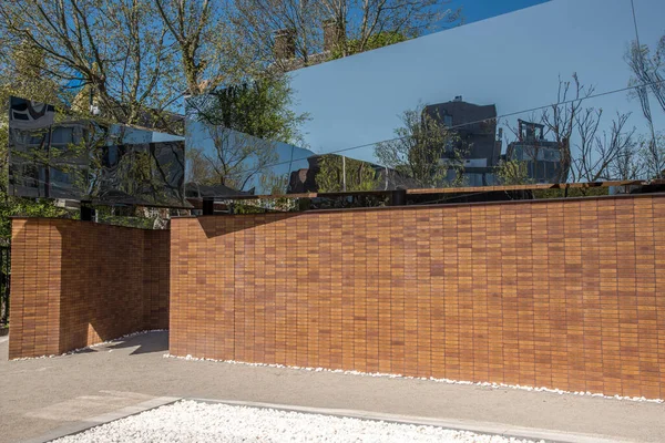 Amsterdam, Hollanda, Nisan 2022. Soykırım Amsterdam 'daki anıta isim verdi. Yüksek kalite fotoğraf