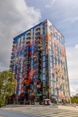 Almere, Hollanda, Mayıs 2022. Floriade Expo 2022, Almere 'deki konut kulesi. Yüksek kalite fotoğraf