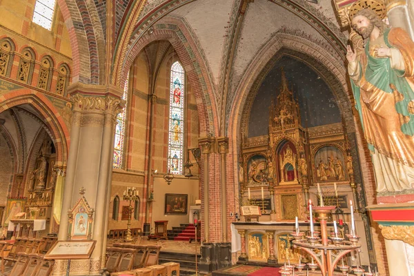 Alkmaar Holanda Maio 2022 Interior Uma Igreja Com Artefatos Religiosos — Fotografia de Stock
