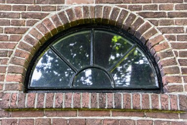 Den Helder, Hollanda, Mayıs 2022. Eski bir Hollanda çiftlik evinin geleneksel pencerelerini kapatın. - Evet. Yüksek kalite fotoğraf