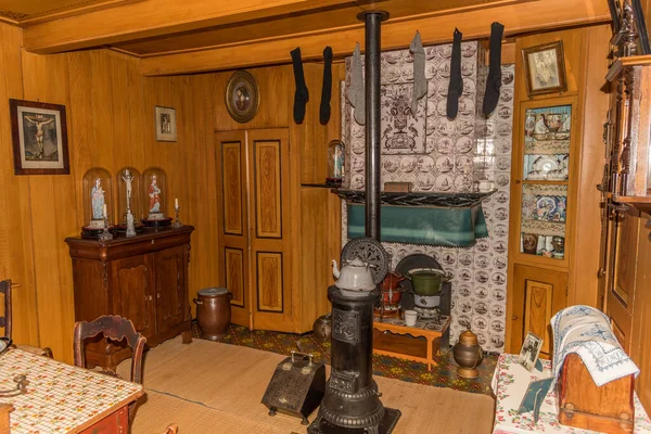 Enkhuizen, Hollanda, Haziran 2022. Enkhuizen 'deki Zuiderzee Müzesi' ndeki balıkçı kulübesinin içi. Yüksek kalite fotoğraf