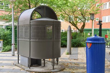 Amsterdam, Hollanda. Haziran 2022. Amsterdam Okulu mimarisinin stil simgeleri. Yüksek kalite fotoğraf