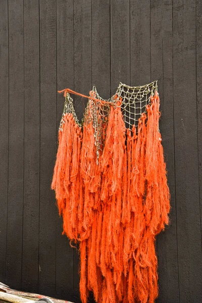 Oudeschild Netherlands August 2022 Orange Fishing Net Black Tarred Wooden — Stock fotografie