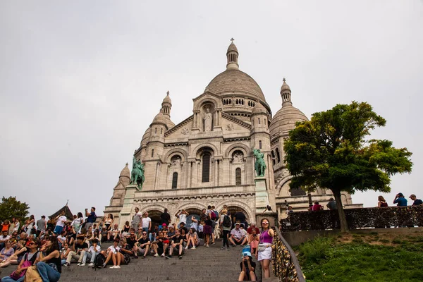 Párizs Franciaország 2022 Augusztus Turisták Párizsi Sacre Coeur Lépcsőjén Kiváló — Stock Fotó