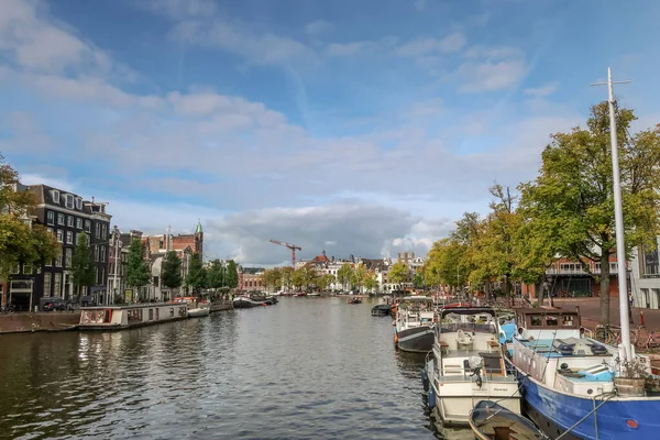 Amsterdam Hollanda Eylül 2022 Amstel Nehri Amsterdam Yüzen Yüzen Evler — Stok fotoğraf
