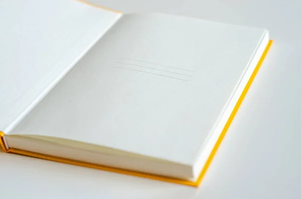 Caderno Aberto Com Páginas Branco — Fotografia de Stock