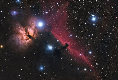 Orion 'daki Atbaşı Nebulası. Alev Bulutsusu NGC 2024, Atbaşı Bulutsusu ile birlikte IC 434 'ün koyu kırmızı bulutsusu. 80 mm 'lik kırıcı teleskopla çekilmiş..