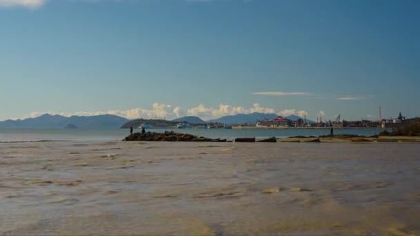 Прохід Часі Гавані Пйомбіно Тоскана Італія Гирлі Річки Корнія Рибалками — стокове відео