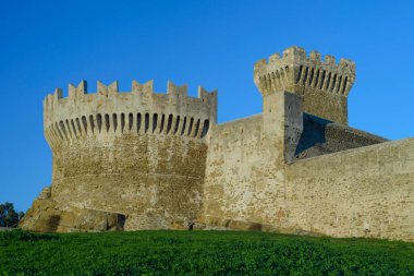 Populonia, Livorno Tuscany, İtalya 'nın ortaçağ kalesi, 13 Ocak 2022