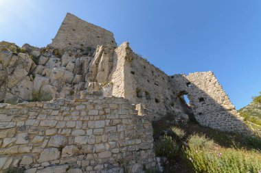 Rocca di San Silvestro, Campiglia Marittima, Toskana, İtalya 'da terk edilmiş eski bir ortaçağ kalesi.