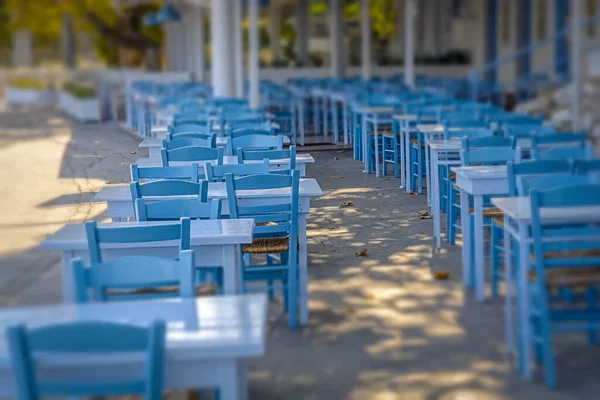 Mesa Cadeiras Uma Taberna Típica Grécia — Fotografia de Stock