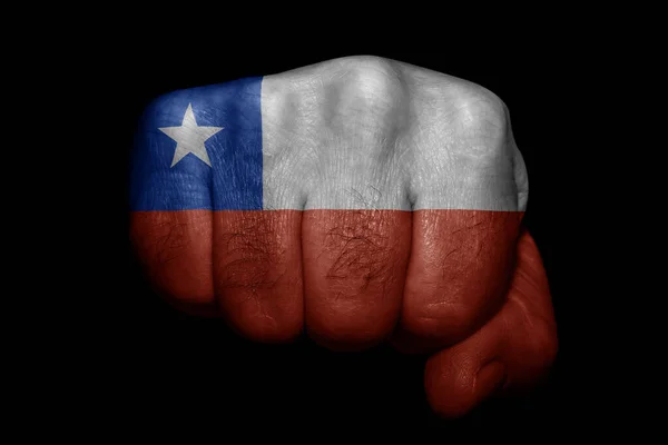 Flagge Chiles Auf Starker Faust Auf Schwarzem Hintergrund Gemalt — Stockfoto