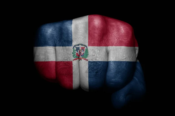 Флаг Доминиканской Республики Нарисован Сильном Кулаке Черном Фоне — стоковое фото