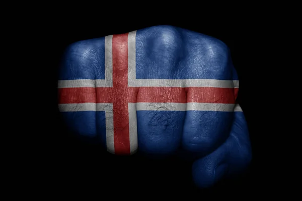Прапор Ісландії Намальований Міцному Кулаку Чорного Фону — стокове фото
