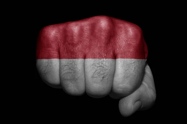 Flagge Indonesiens Auf Starker Faust Auf Schwarzem Hintergrund Gemalt — Stockfoto