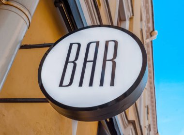 Çubuk işaretinin büyük siyah neonunu çember yapın 